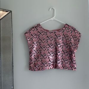 Crop sequined shirt with a beautiful open back ✨💓